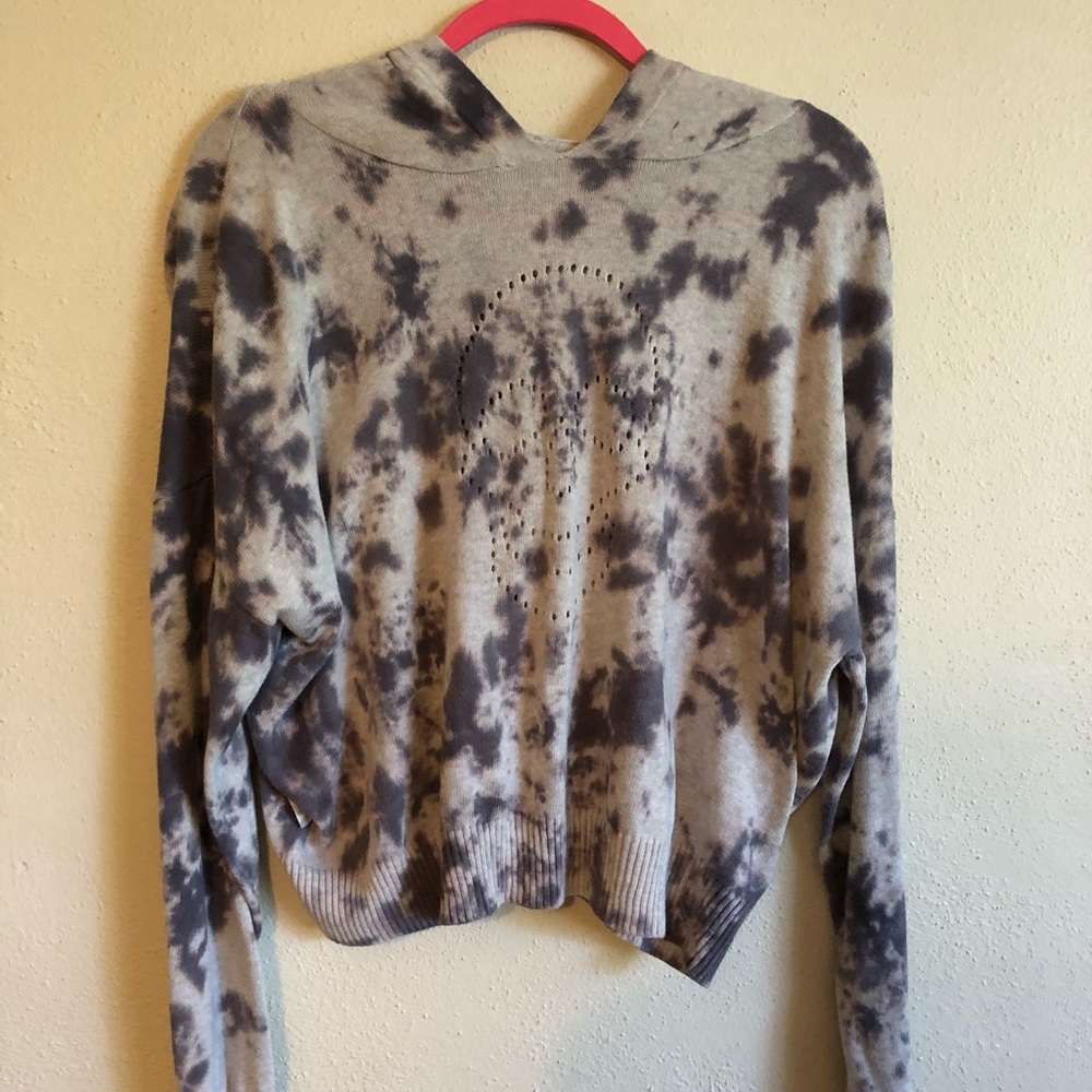 Very cute tie dye hooded sweater. Grey and blue. Scull design Size Large